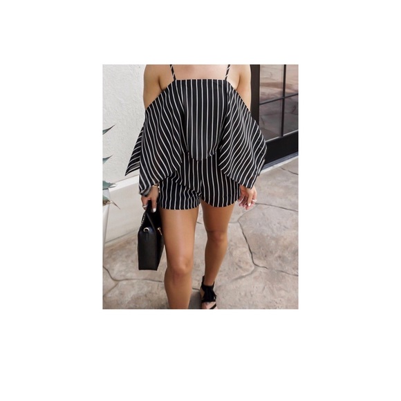 NWT Striped Cold Shoulder Romper - Picture 3 of 4